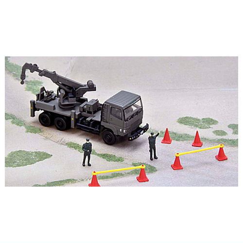 GJ! Hataraku Norimono Hyakkei 003R -SDF Disaster Prevention Training Site- Returns [4.JGSDF 74 Type Extra Large Truck Heavy Wrecker + JSDF Member + Triangular Cones and Barricades]