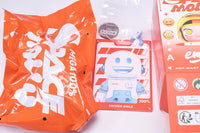 POPMART MEGA SPACE MOLLY 100% x emoji series [12.FROZEN SMILE]