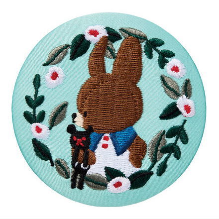 The Bear's School embroidery can badge with biscuit [2.The Bear's School (Wreath B)]