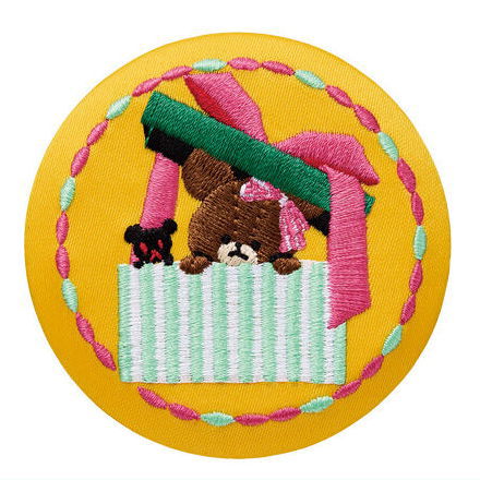 The Bear's School embroidery can badge with biscuit [6.Present for Me (Present)]