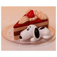 PEANUTS Yummy! Sweets Mascot [4.Snoopy (Chocolate Cake)]