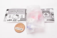 I'm Hello Kitty Figure [2.Weight is 3 apples]