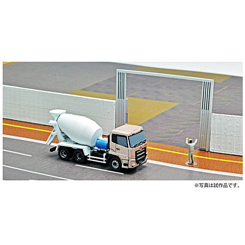 GJ! Hataraku Norimono Hyakkei 002 Miraiwokizuku Kensetsu Genba [3.Mixer Car UD Trucks Quon + Fence (long and short) + Gate (open) + FWorker figure]