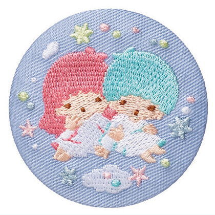 Sanrio characters embroidery can badge with biscuit [4.Little Twin Stars]