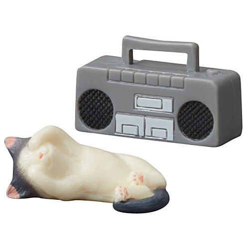 Showa home appliances and cats [6.Radio-cassette (ash) and Hachiware cat]