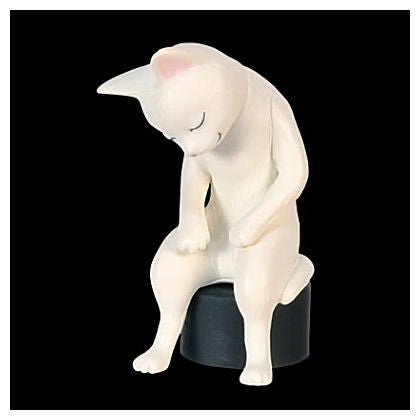 Burned out cat mascot figure [2.White cat]