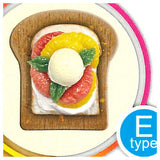 Toast on wood board [5.E type]