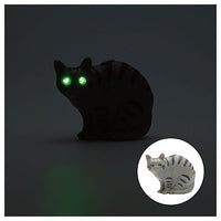 Cat's eyes are glowing in tha dark [4.Sabatra (green)]