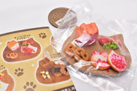 Nyanko bread on wood board [2.Strawberry cat afternoon]