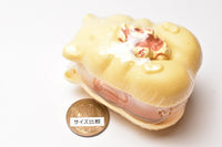 TAMA-KYU Hamster monaka with nut brooch [4.Walnut (monaka ver.)]