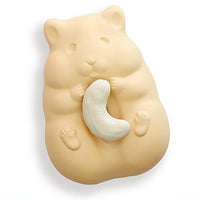 TAMA-KYU Hamster monaka with nut brooch [5.Cashew nuts (monaka ver.)]