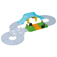 Tomica World Tomica Town Railroad Crossing/Overpass/Intersection Crossing Set (Released on June 25, 2022) JAN�F4904810209577