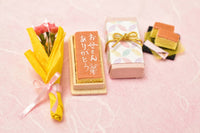 [Mother's Day Gift] Miniature Food Castella (with message) and Carnation 2021 New item [Miniature artist Kyoto Mamehiro limited edition]