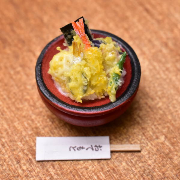 Miniature food "Special Tendon: (Red)" Artist: Kyoto Mamehiro (1/12 scale)