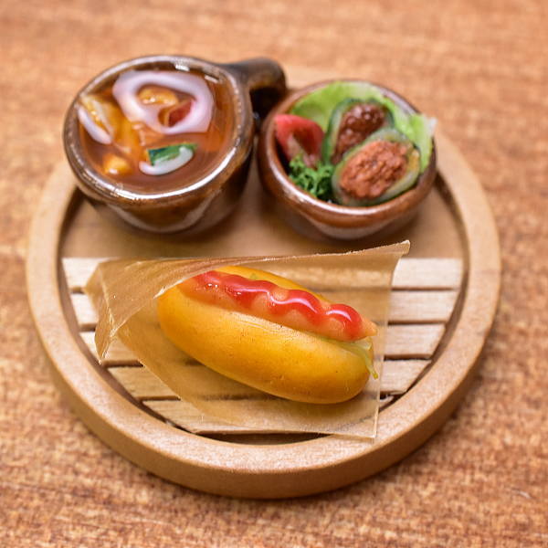 Miniature food "Lunch set C (hot dog)" Artist: Kyoto Mamehiro (1/12 scale)