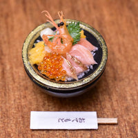 Miniature food "Seafood bowl: (Black)" Artist: Kyoto Mamehiro (1/12 scale)