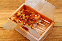 Miniature Food Mitarashi Dango Miniature Artist: Kyoto Mamehiro (1/12 scale) [Item number: 43039] *Not food