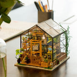 Rolife Miniature Dollhouse Kit Mini Size [DG104: Garden House] [m-s]
